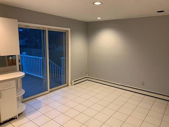 2nd image of 29 Croydon Ave