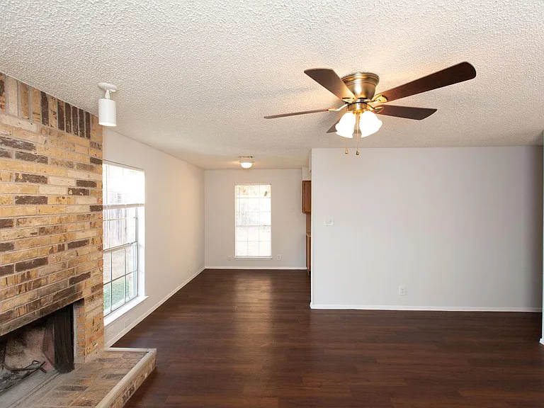 2102 Courtney St #A — Photo 24