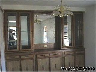 3rd image of 220 Parklane Dr