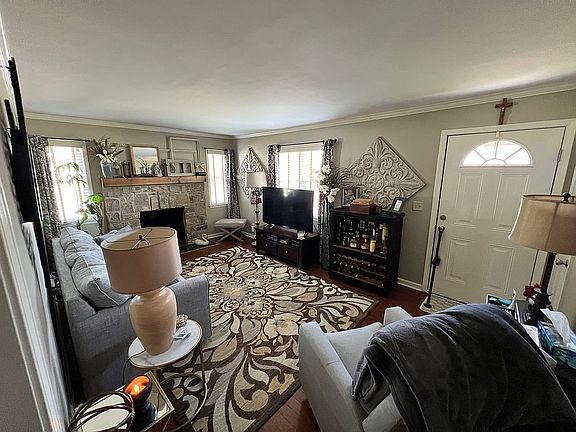 3rd image of 6512 Lincoln Ave
