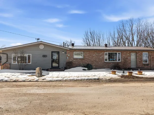 6016 52nd Ave, Mayerthorpe, AB T0E 1N0