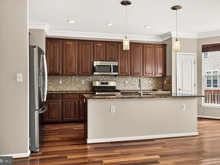 6805 Oregano Ln — Photo 24
