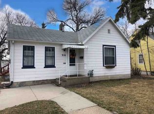 916 3rd St SE, Minot, ND 58701