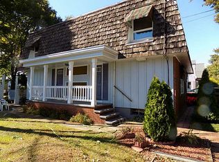 10 Naples Ave, Providence, RI 02908