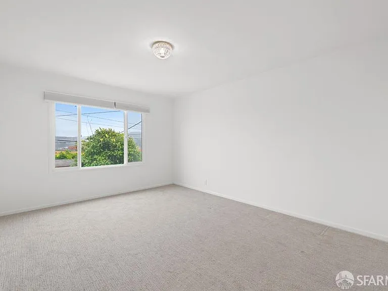 85 Dorchester Dr — Photo 23