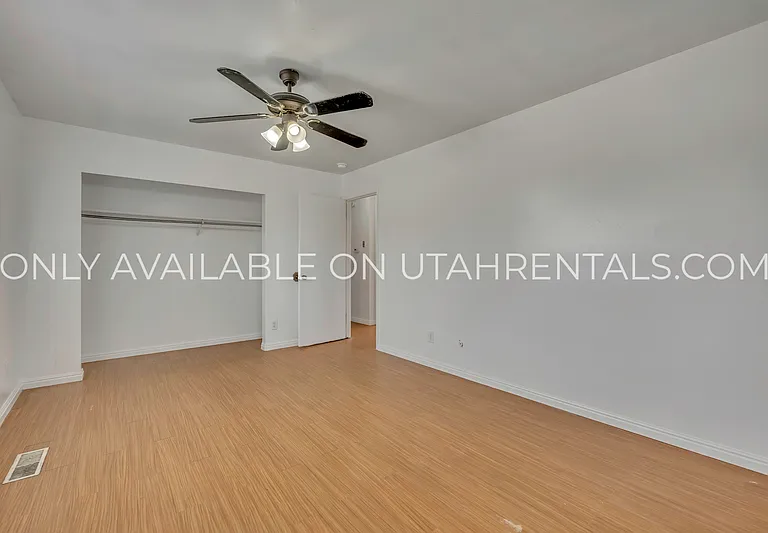 234 W Foxbridge Dr — Photo 12