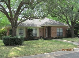 1106 Auburn Dr, Arlington, TX 76012