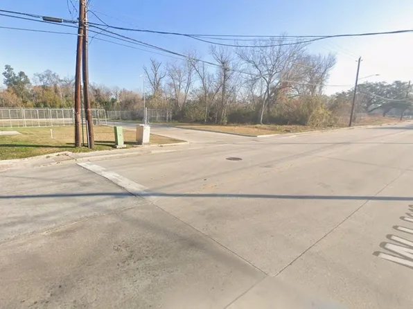 1700 W Little York Rd, Houston, TX 77091