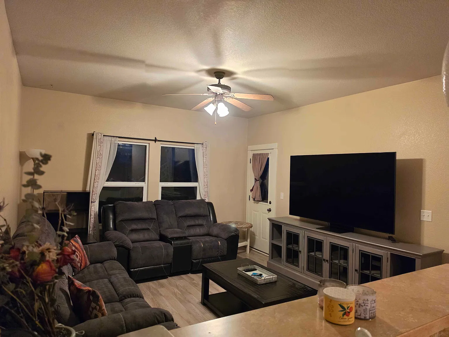 3 bed, 2.5 bath, 2673 sqft, $900 — Photo 4