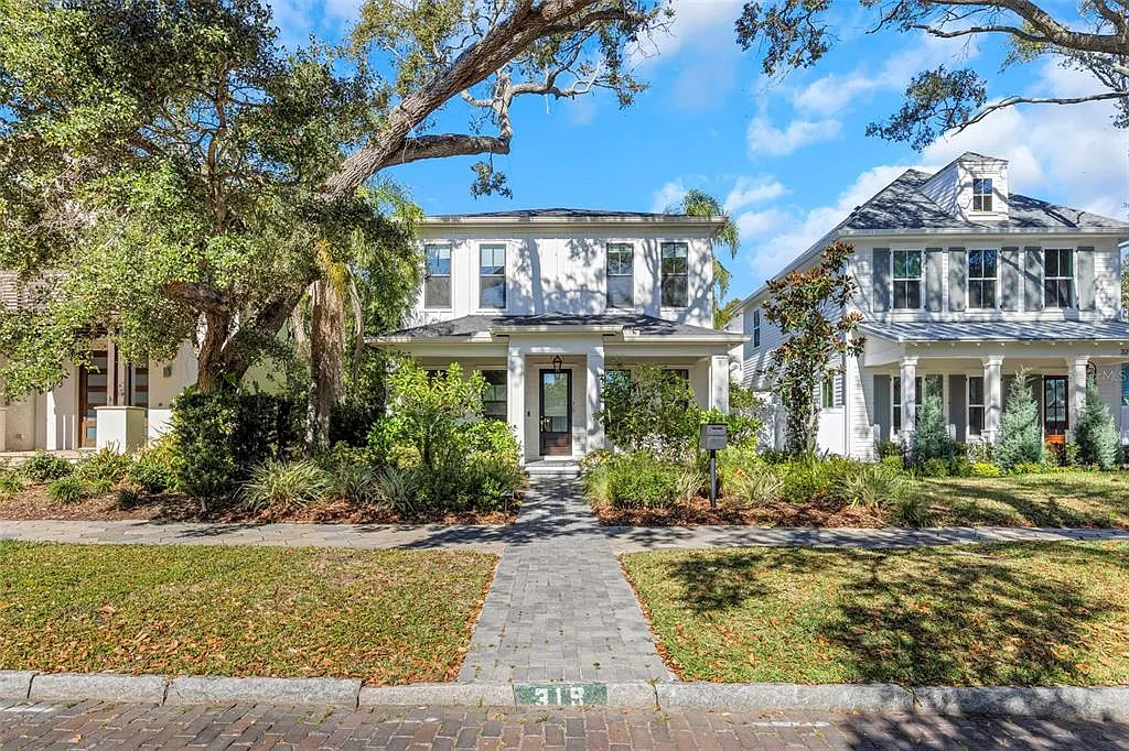 5 bed, 3.5 bath, 3652 sqft, $11,000 — Photo 1