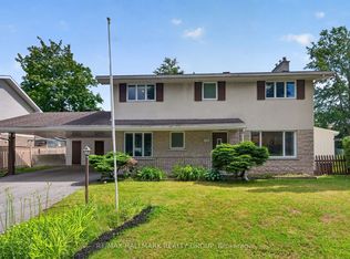 1038 Arnot Rd, Ottawa, ON K2C 0H4