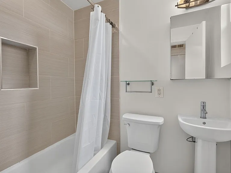 Full-Bathroom