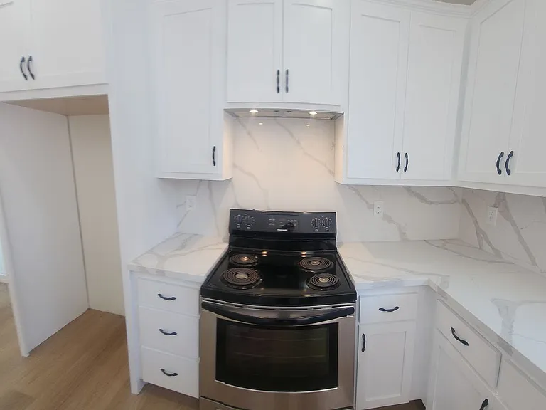 550-554 556 Foothill Blvd — Photo 101