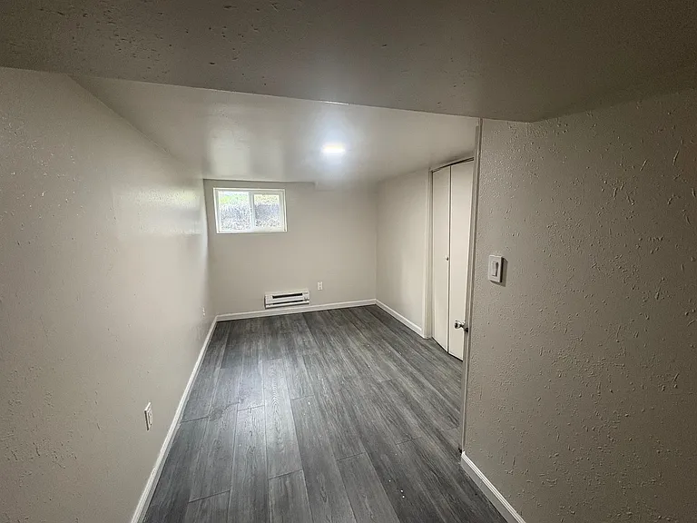 929 Pecks Dr — Photo 6