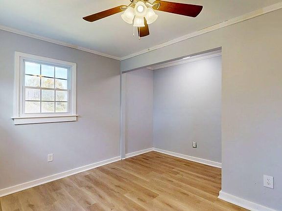 4th image of 305 Montgomery Ave