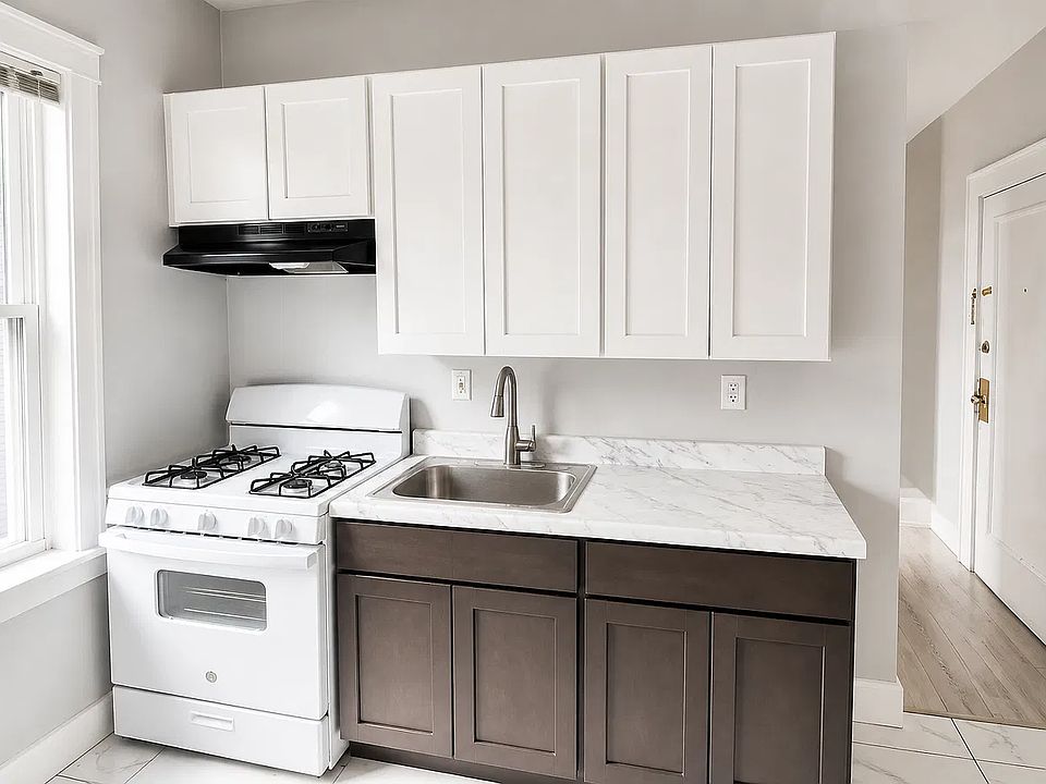 1st image of 192 Carroll St #35
