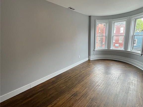 4th image of 103 Renwick St Floor 2