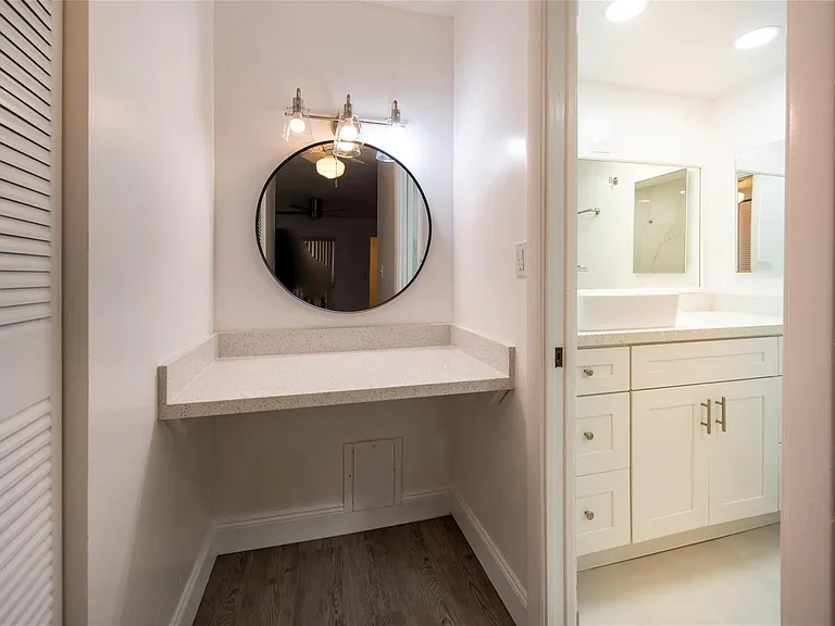 6100 NW 44th St #302 — Photo 15