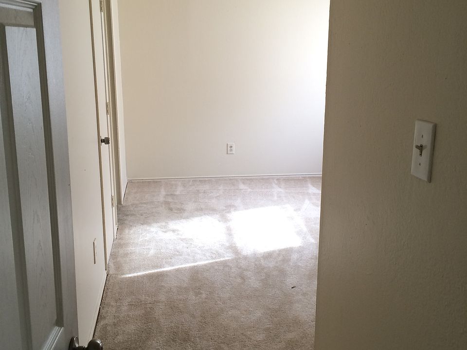 1st image of 2819 Cottonwood Ln