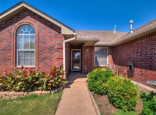 11025 SW 8th St, Yukon, OK 73099