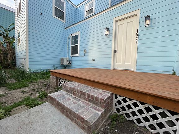 2nd image of 1004 Joliet St #B