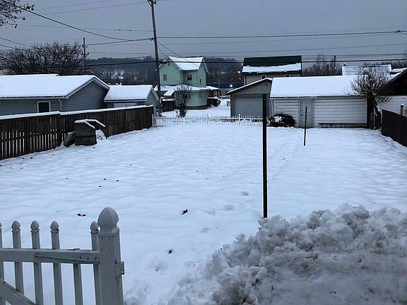 3rd image of 522 1st Ave