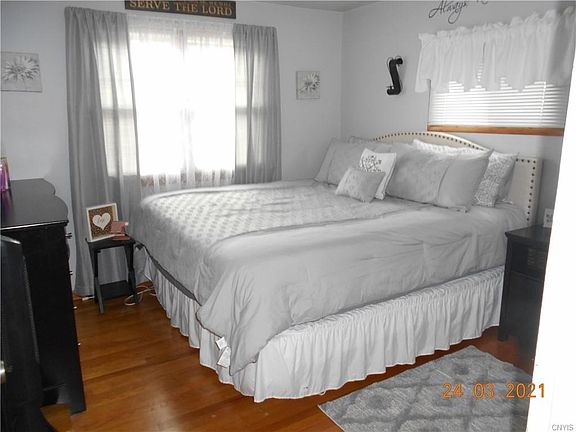 4th image of 124 Male Ave