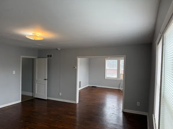 2703 SE Indiana Ave, Topeka, KS