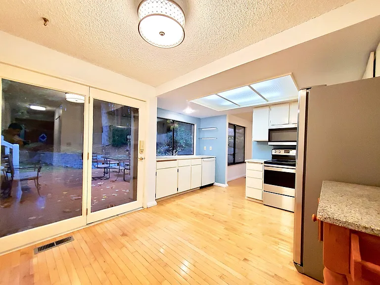 13305 NE 117th Way — Photo 3