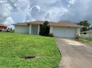 3002 28th St SW, Lehigh Acres, FL 33971