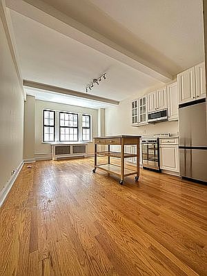 1st image of 134 W 58th St APT 705