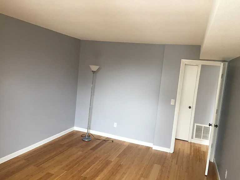 44 Shrewsbury Green Dr #J — Photo 8