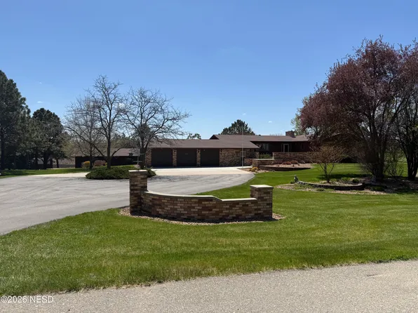 4600 Golf Course Rd, Watertown, SD 57201
