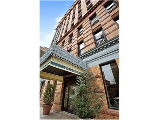 Rented by Douglas Elliman | media 22