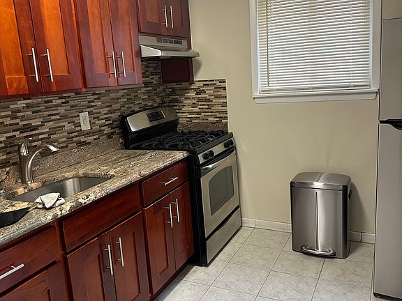 4th image of 1-162 99th St #86