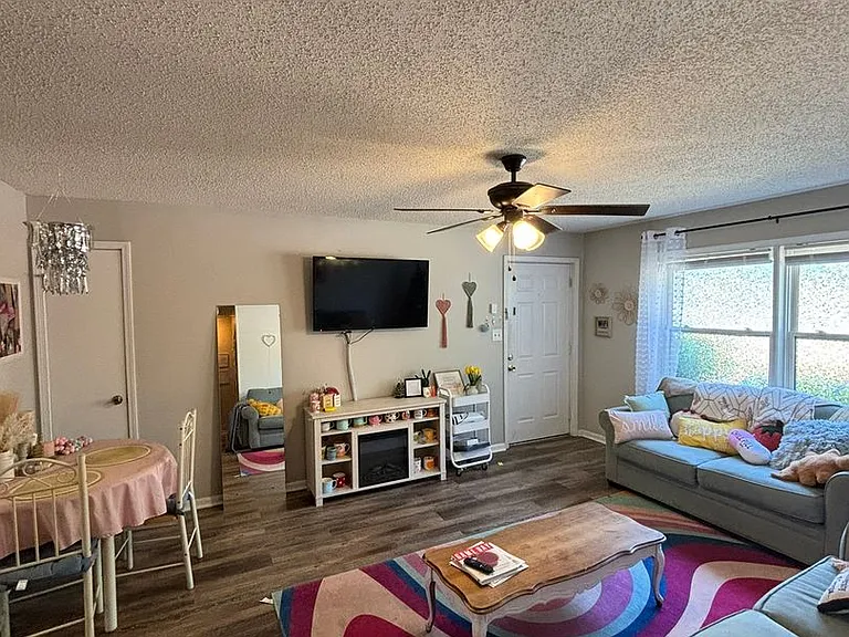228 Mark Twain Cir — Photo 5