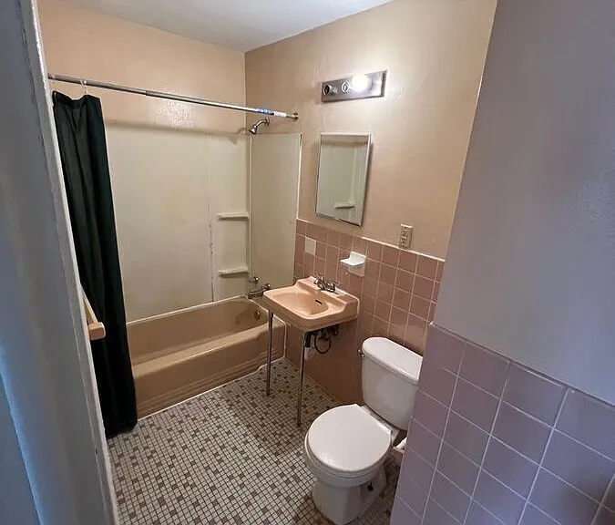 1015 York Ave #17 — Photo 5
