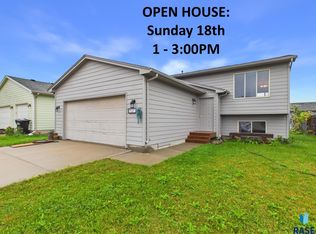 7521 S Bell Cir, Sioux Falls, SD 57108