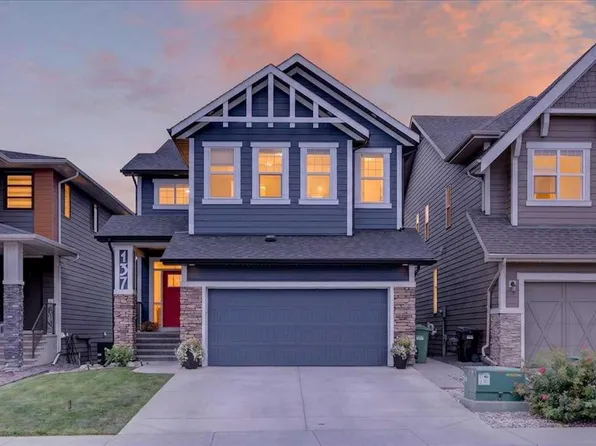 137 W Cranbrook Cv SE, Calgary, AB T3M 2S9