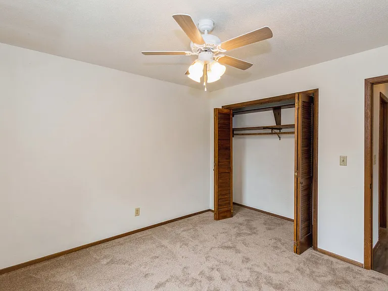 808 Oakcrest Street — Photo 5