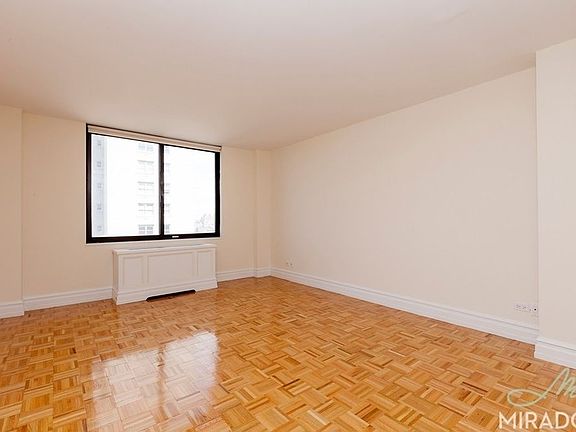 4th image of 145 W 67th St APT 33C