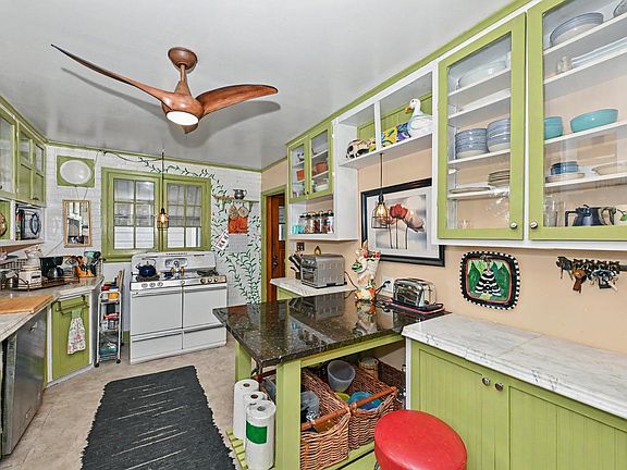 3rd image of 3123 W Grange AVENUE