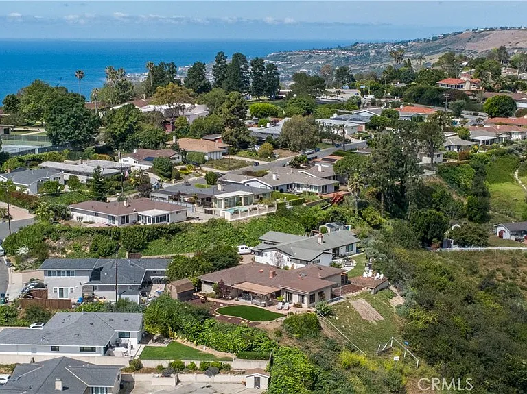 2727 San Ramon Dr — Photo 16