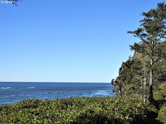 2nd image of Sea Crest Pl #4700