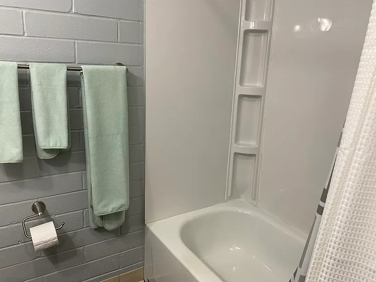 110 E Franklin St #7 — Photo 6