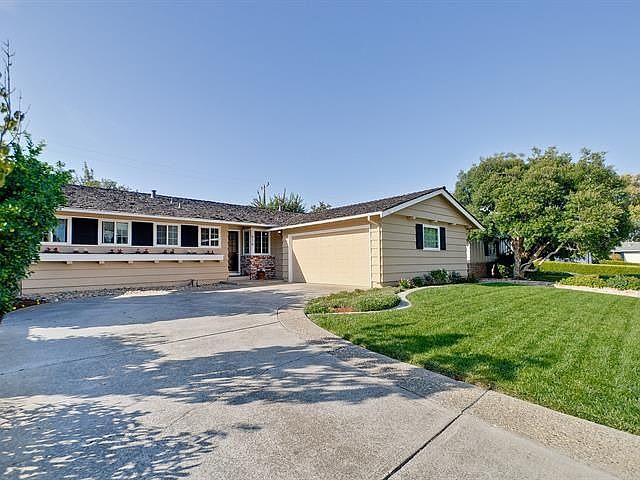 1st image of 976 Wood Duck Ave