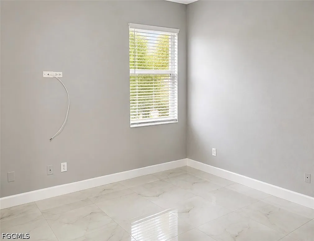 4 bed, 2.0 bath, 2209 sqft, $2,500 — Photo 3