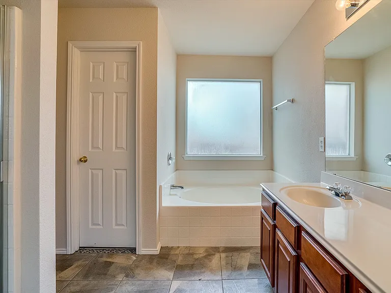 9804 Westmere Ln — Photo 9