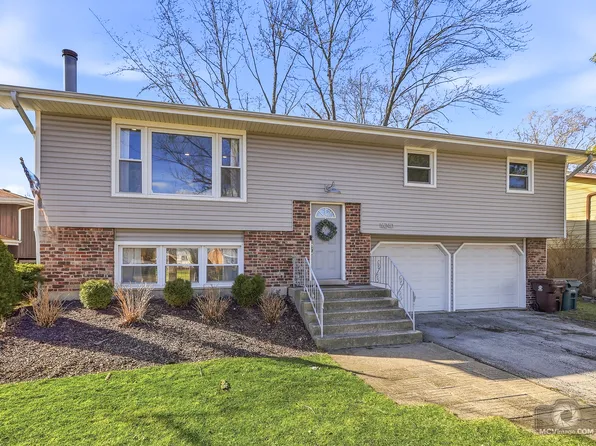 16240 Debra Dr, Oak Forest, IL 60452