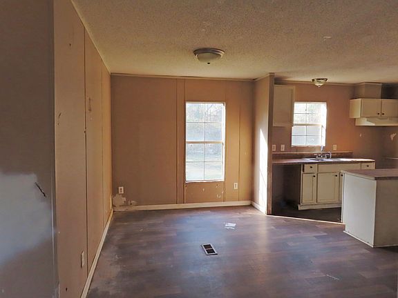 4th image of 2748 Pine Forest Drive